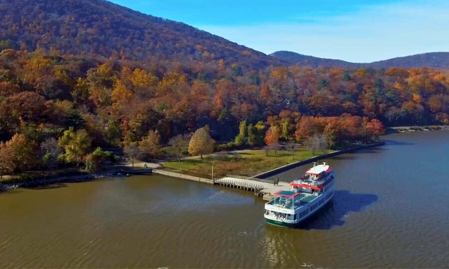 Circle Line: Bear Mountain Foliage & Oktoberfest Cruise NYC - Fall foliage on the Hudson, plus Oktoberfest music onboard