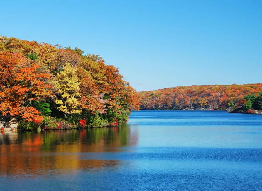 Circle Line: Bear Mountain Foliage & Oktoberfest Cruise NYC - Getting to Pier 83 and boarding smoothly