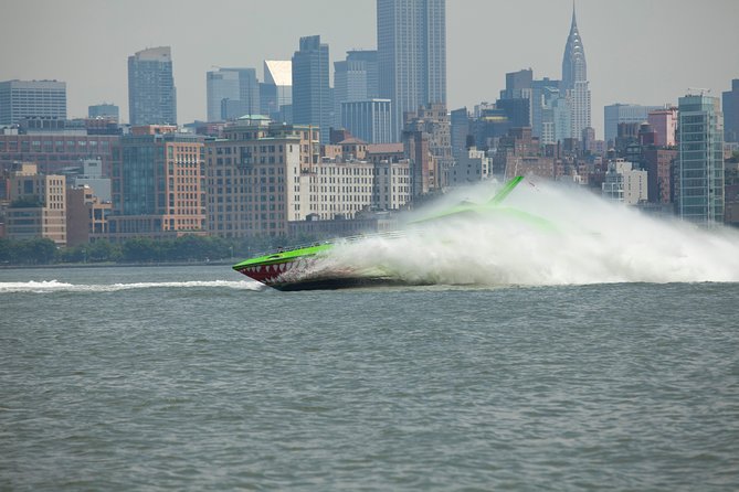 Circle Line: NYC BEAST Speedboat Ride - Getting wet without ruining your outfit
