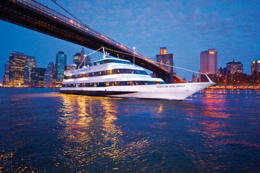 City Cruises New Jersey: NYC Buffet Lunch or Dinner Cruise - Winter Wonderland Sailing, December 3 through January 1