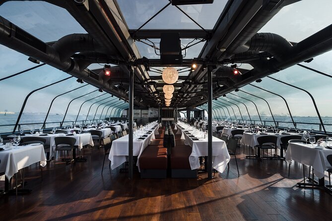 City Cruises New York Bateaux Premier Lunch Cruise - Live piano and commentary: nice texture, not a full lecture