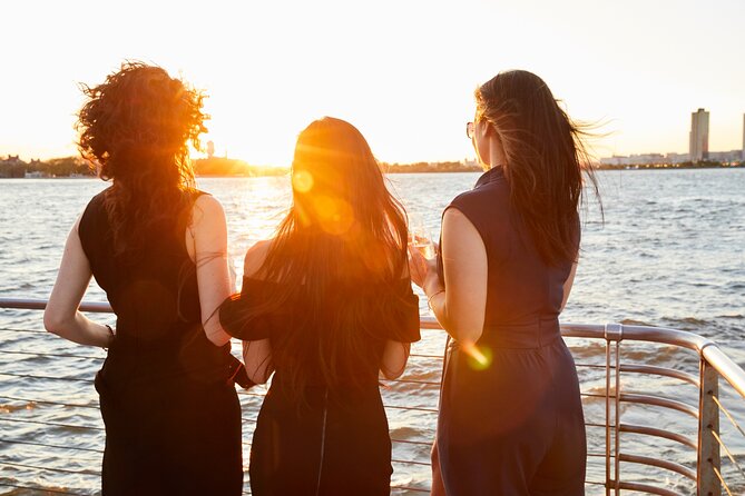 City Cruises New York: Signature Dinner Cruise - The Buffet Dinner: What to Expect, How It Tastes, and How to Order Smart