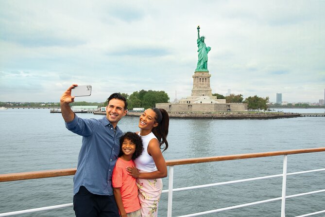 City Cruises New York Signature Lunch Cruise - DJ Energy, Dance-Floor Vibes, and How Loud Is Too Loud?