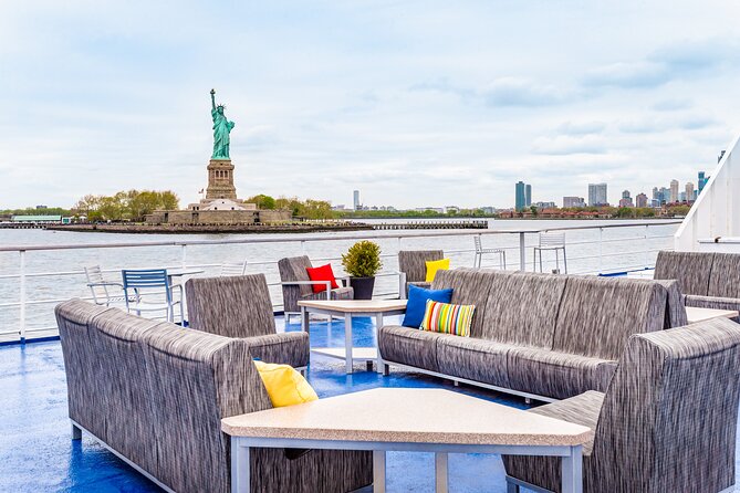 City Cruises New York Signature Lunch Cruise - Photo Moments: When Lady Liberty Hits Your Best Angle