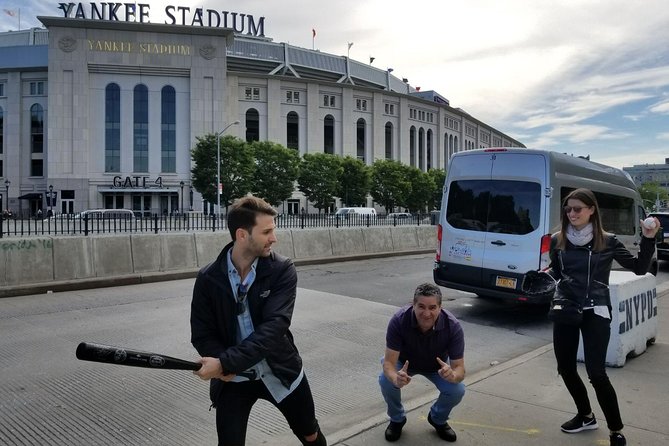 Contrasts of New York - Bronx, Queens and Brooklyn Arcol Travel - Yankee Stadium stop in the Bronx, where the tour starts telling stories