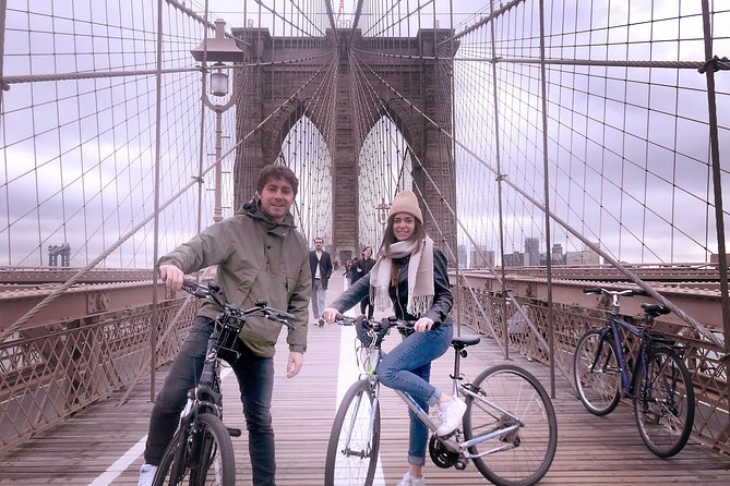 Cycle to NYC's Top Sites In One Day - Brooklyn Bridge and the photo pause that matters