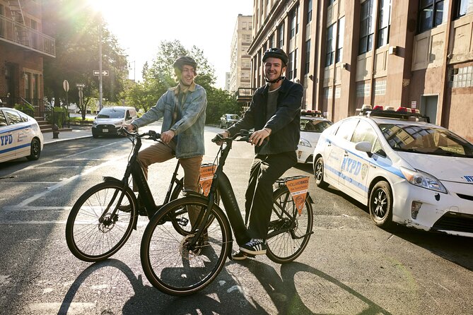 Downtown Bike Tour with Stylish Dutch Bikes - The Bridge Riding Moment: Manhattan Skyline Views Without the Subway Shuffle