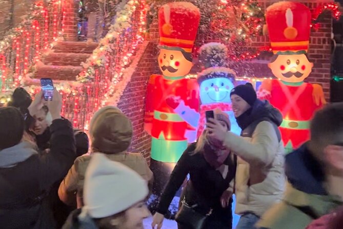 Dyker Heights Christmas Lights and NYC Skyline View Bus Tour - Guide commentary: what makes it fun, not just sightseeing