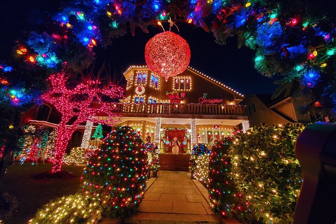 Dyker Heights Christmas Lights Guided Tour - Stop 1 in Dyker Heights: two bright streets, plus one hour to roam