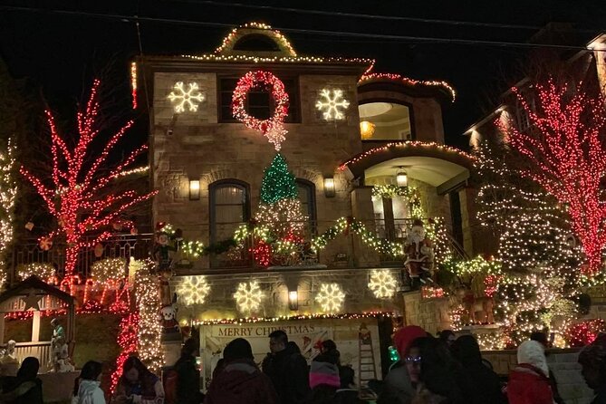 Dyker Heights Christmas Lights Tour - Lower Manhattan by bus, the fast route to holiday context