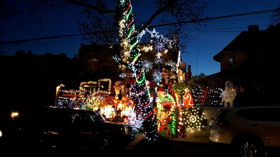 Dyker Heights Holiday Lights - Walking the Dyker Heights Christmas Blocks, Photo Stops Included
