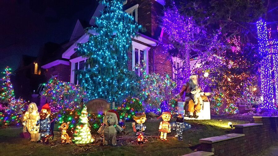 Dyker Heights Holiday Lights - The 3-Hour Plan: How Much Walking You’re Really Doing