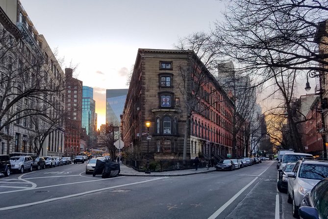 East Village Haunted Manhattan tour - Manhattan’s oldest continually-running bar: drinkers, folklore, and lingering tales