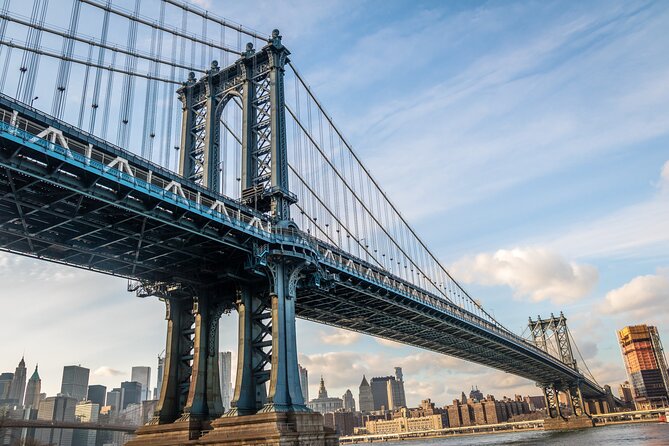 Easy Access Statue of Liberty and Brooklyn Bridge Discovery Tour - Crossing the Brooklyn Bridge: what to focus on