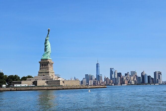Ellis Island and Statue of Liberty Tour - Meeting at 24 State St and Collecting Ferry Tickets