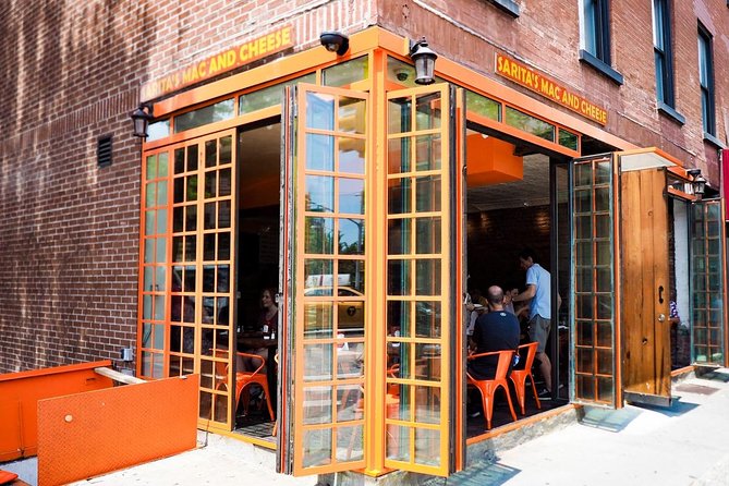 Food Tour in East Village in French - The East Village story you hear while you eat