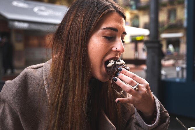 Food Tour of Greenwich Village, New York - Falafel and New York-style pizza at a local alehouse