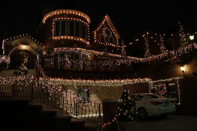 French Christmas Tour in Brooklyn - Dyker Heights: How the Neighborhood Gets Its Fairy-Tale Lights