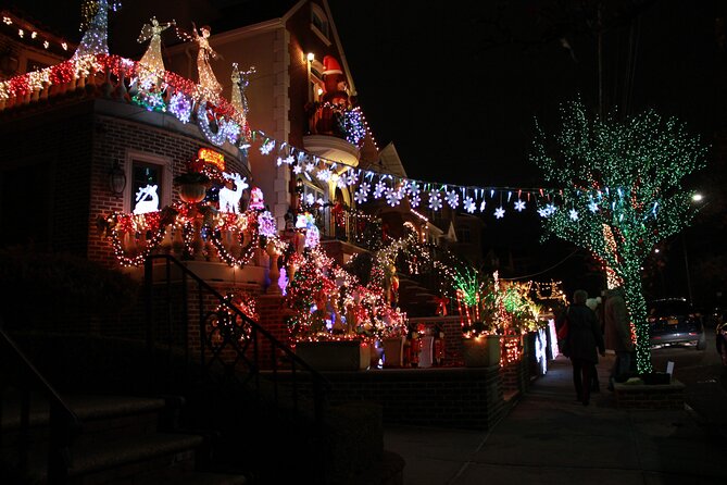 French Christmas Tour in Brooklyn - Meet the Guide and Get More Than Photos