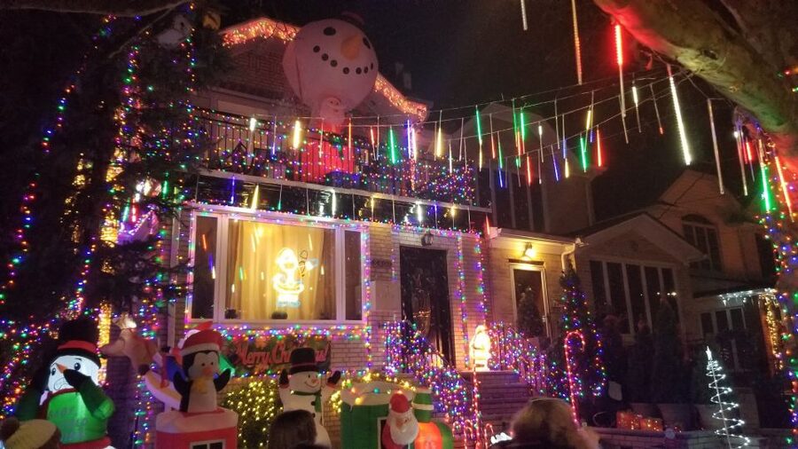 From Manhattan: 4-Hour Brooklyn Christmas Magic Tour - The itinerary in one clear picture