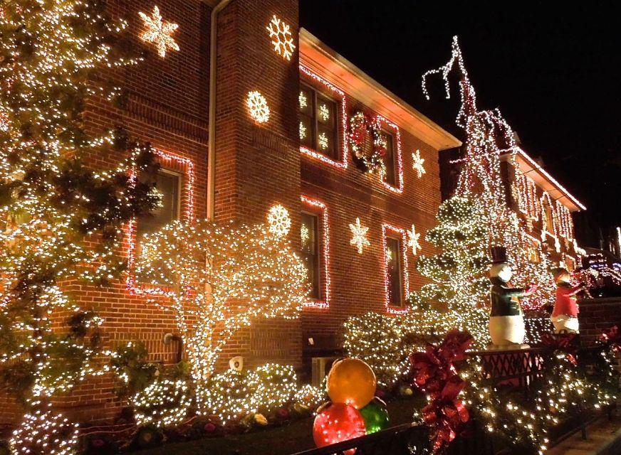 From Manhattan: 4-Hour Christmas Lights Luxury Bus Tour - How the Dyker Heights plan saves you time (and frustration)