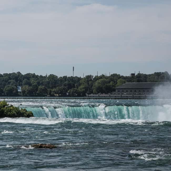 From New York City: Niagara Falls Guided Tour - Meet-up points and how the day actually feels