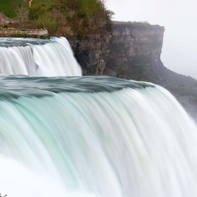 From New York City: Niagara Falls Guided Tour - Food stops: breakfast and lunch are on you