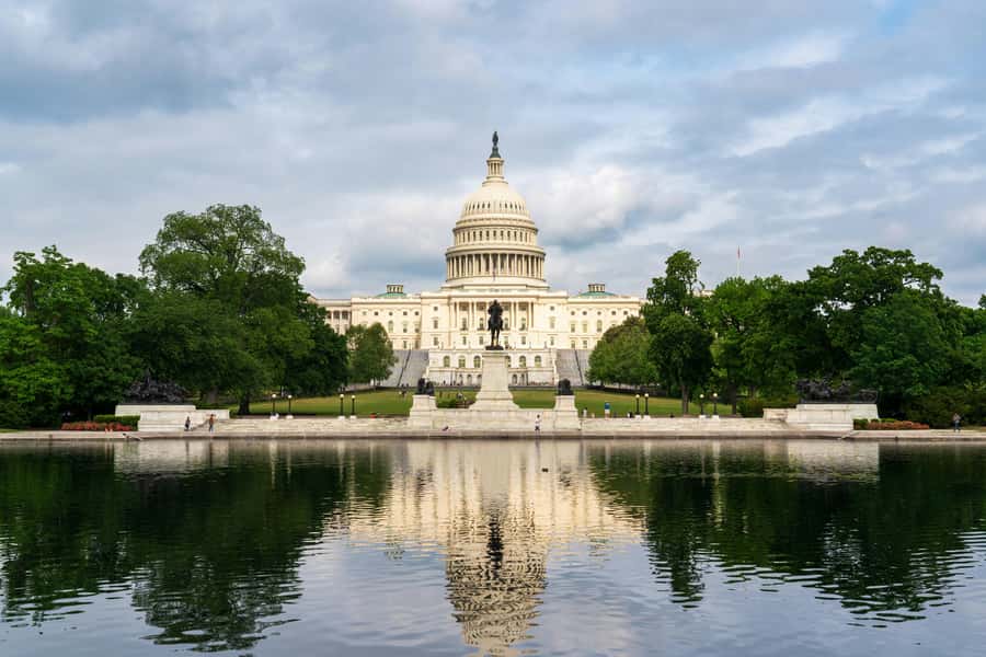 From New York City: Washington and Philadelphia 1-Day Tour - Washington DC: how they fit the National Mall, Iwo Jima, and Lincoln Memorial