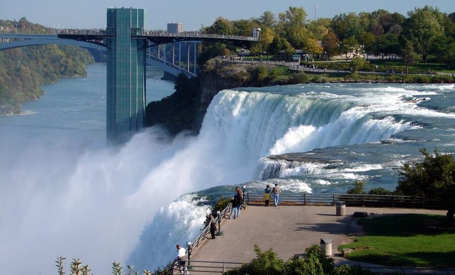 From NYC: Full-Day Niagara Falls Tour by Van - The air-conditioned van ride north: how to make the long drive feel manageable