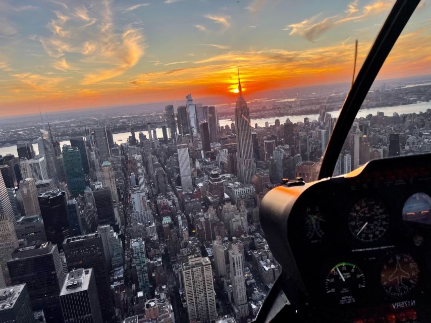 From Westchester: New York City Scenic Helicopter Tour - From White Plains to NYC in a tight timeline