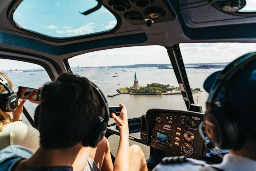 From Westchester: Private NYC Helicopter Tour for 2-6 People - Meeting at Atlantic Aviation in Harrison, and getting airborne without stress