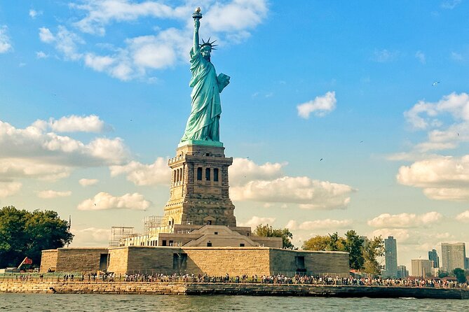 Full Day New York City Tour with Private Guide - Crossing to Brooklyn Bridge views via the Staten Island ferry
