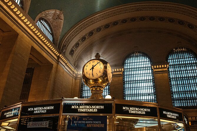 Grand Central Terminal: Secrets & Stories Tour - Entering Grand Central Terminal: Ceiling, Lighting, and Movie-Scene Details