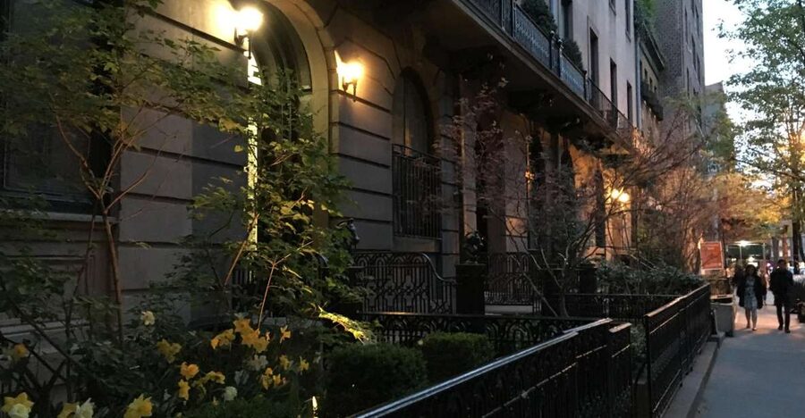 Greenwich Village Ghost Tour - Hanging Tree and Washington Square Park: Legend Where You Can Actually Look