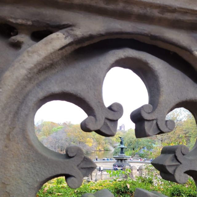 Guided Economy Pedicab Tour in Central Park - The Mall and Literary Walk: where the pace slows a little