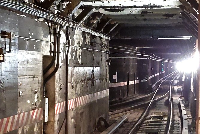 Guided Private Underground New York Subway Tour - Riding the original route to Astor Place, Grand Central, and the shuttle