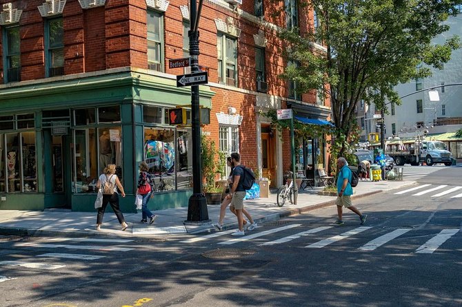 Guided tour of SoHo, Greenwich Village and Meatpacking District in French - Stop 3: Meatpacking District cobblestones, markets, and the High Line link