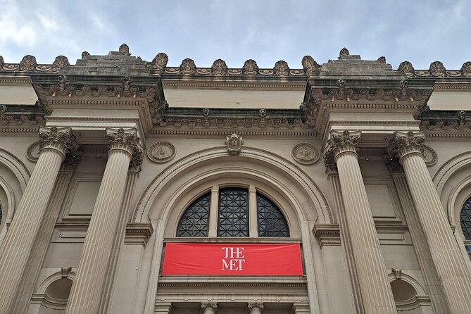 Guided tour of the MET in Spanish (Metropolitan Museum of Art) - Who should book this tour, and who might skip it
