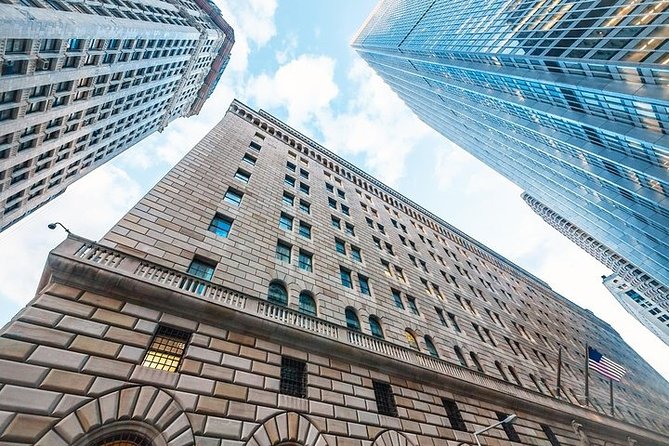 Hamilton Musical Themed Guided Walking Tour - Language, content tone, and who this tour is for