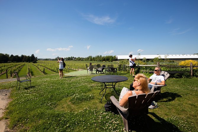 Hamptons, Sag Harbor & Outlet Shopping, 1-Day Tour from NYC - Guides, group size, and the difference between good and great commentary