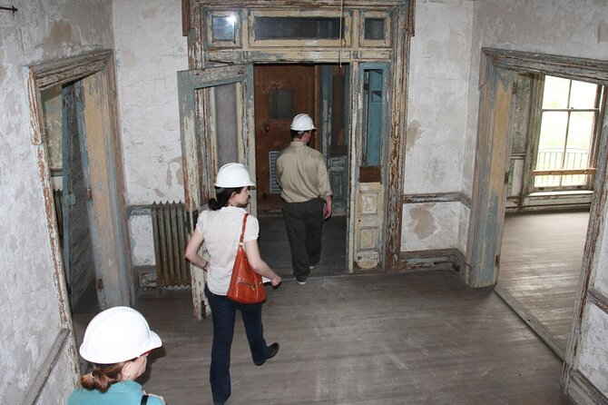 Hard Hat Tour of the Abandoned Ellis Island Hospital Complex - Why the abandoned Ellis Island hospital feels so real