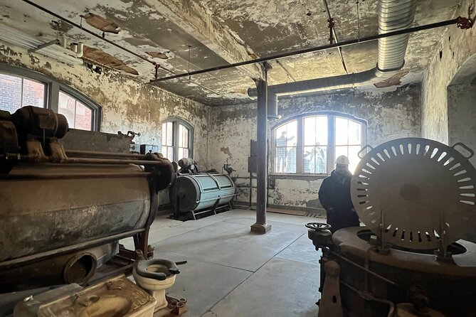 Hard Hat Tour of the Abandoned Ellis Island Hospital Complex - The infectious disease wards: sickness, fear, and triage in plain sight