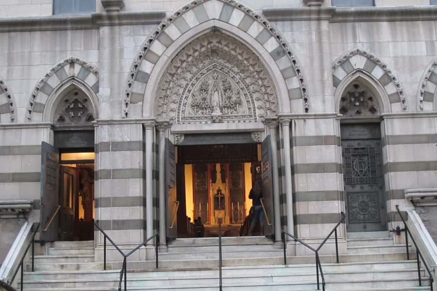 Harlem: Central Harlem Sunday Gospel with Locals - Inside the church: singing, praise dance, and being a good guest