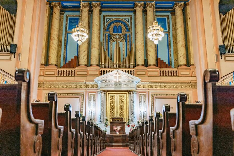 Harlem: Mount Morris Gospel Tour with Brunch - Gospel service on Sunday versus concert on Saturday, what changes
