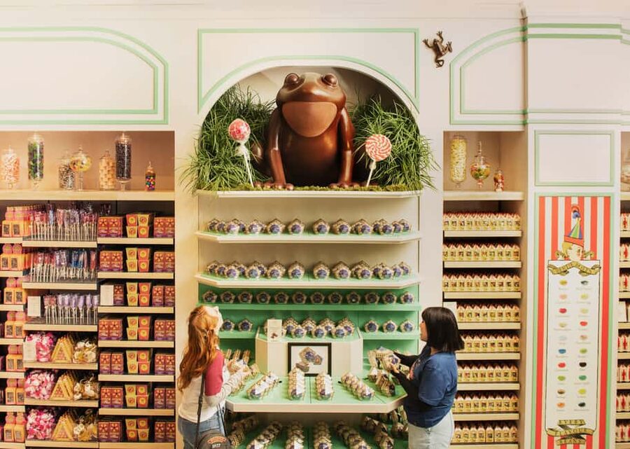 Harry Potter Shop New York: Magical Experiences - Butterbeer breaks, tankards, and soft serve for real