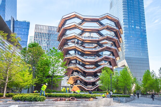High Line, Chelsea and Hudson Yards Tour with Edge Entry Option - Hudson Yards in 15 minutes, setting up The Edge finale