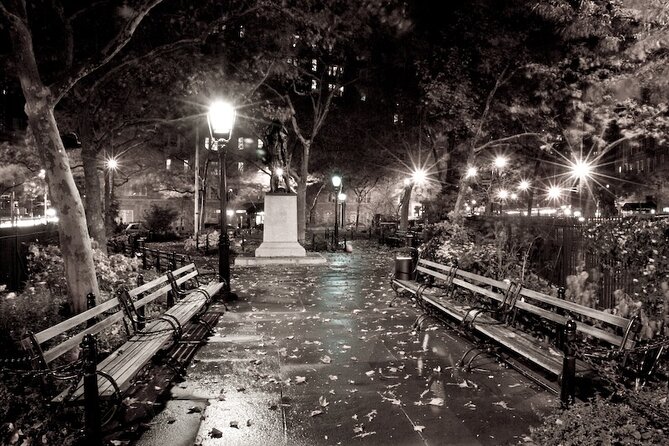 Immersive Murder Mystery in Manhattan - Scavenger Hunt Experience - Stop 1: Washington Square Park audio start point