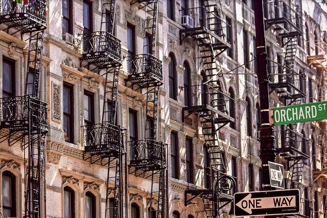 Lower East Side, Chinatown and Little Italy Food Tour - Ferrara Bakery and Cafe: cannoli as a New York finale-to-come