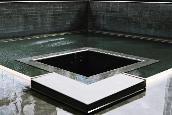 Lower Manhattan & 9/11 Memorial Exclusive Guided Walking Tour - A fast, respectful route across Lower Manhattan
