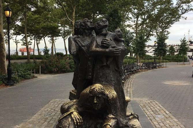 Lower Manhattan Tour with Statue of Liberty View - Price and value: why $80 can make sense here